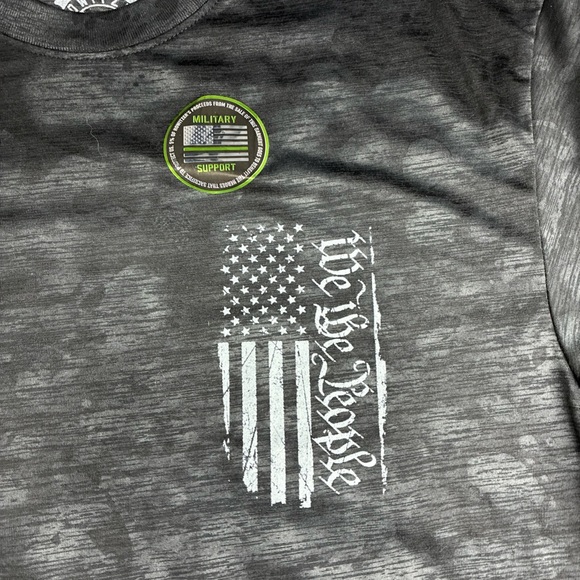 Men's Dark Gray Graphic Tee with Flag Design - Picture 6 of 7